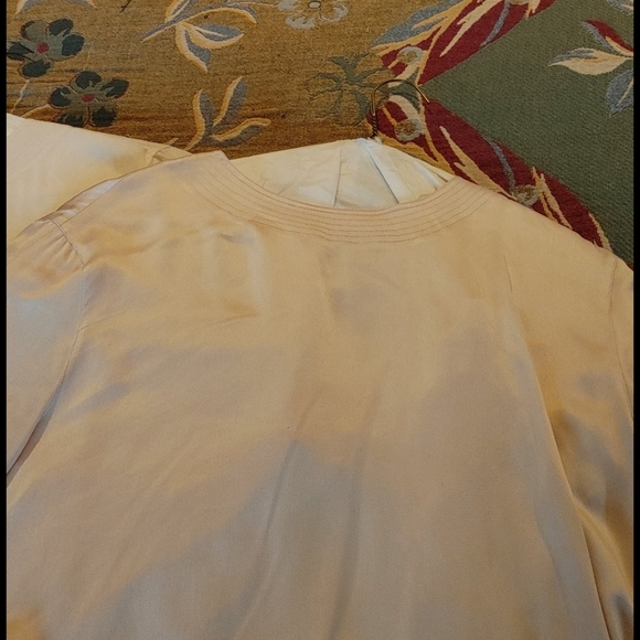 Tops - Picture 3 of 4